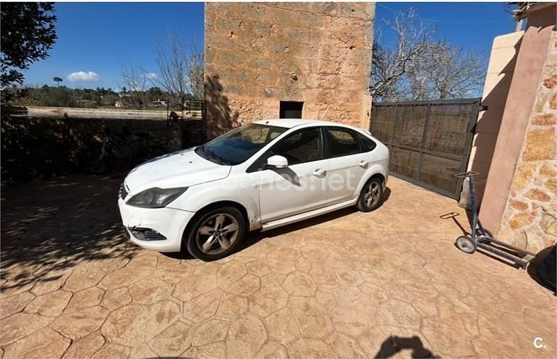 Blanco Usado 2010 Ford Focus Trend Berlina | 3500 € (Buen precio) - Imagen 1/4