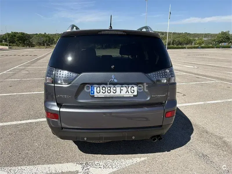 Usado Mitsubishi Outlander Intense+ 140 CV (102 kW) 2007 Gris / plata SUV