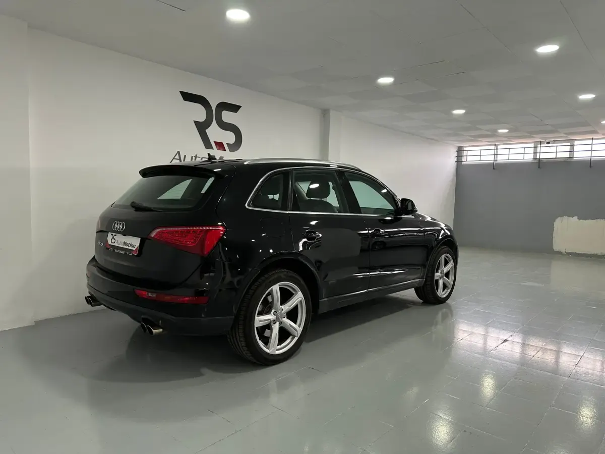 Usado Audi Q5 270 CV (198 kW) 2011 Negro SUV