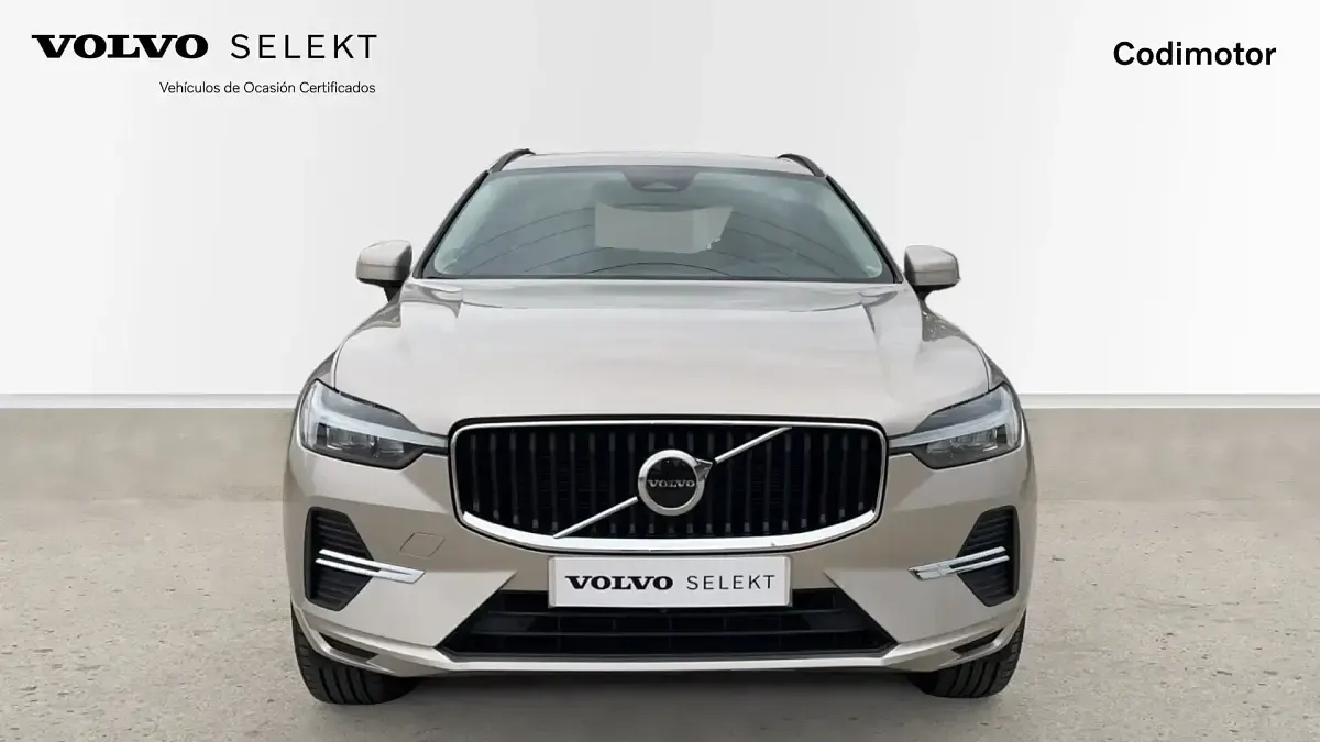 Usado Volvo XC60 Core 197 CV (144 kW) 2022 Beige SUV