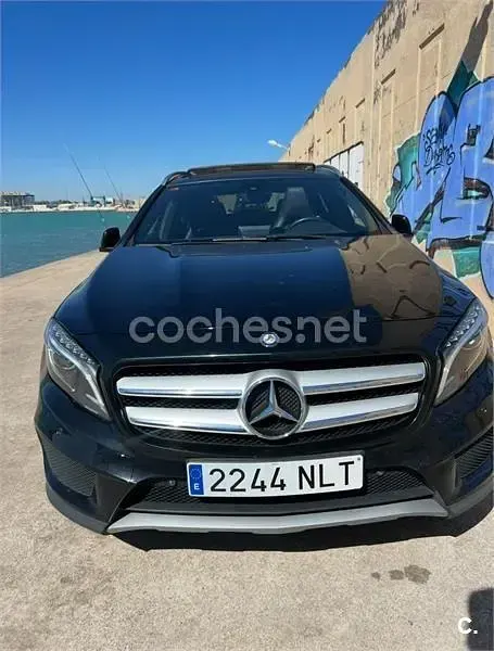 Usado Mercedes GLA180 AMG line 122 CV (89 kW) 2016 Negro SUV