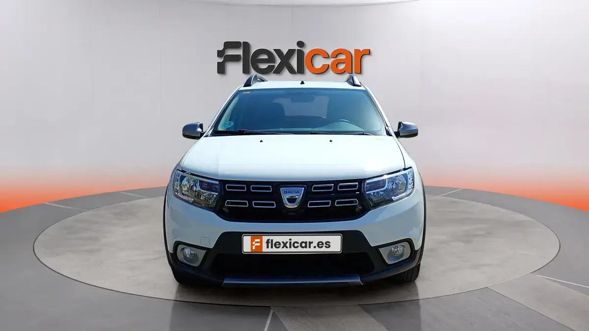 Usado Dacia Sandero Essentiel 73 CV (53 kW) 2019 Blanco Berlina