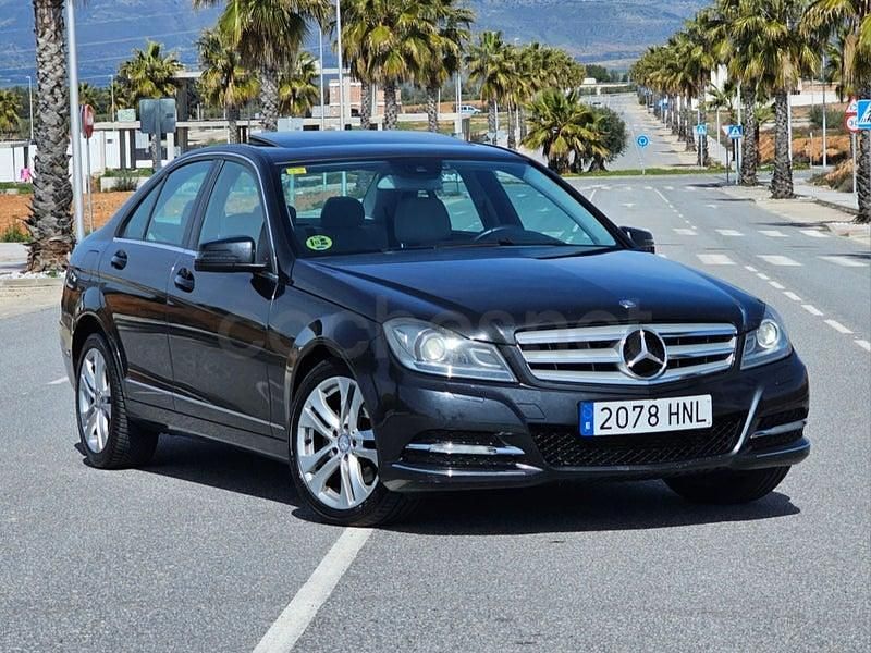 Usado Mercedes C220 Avantgarde 170 CV (125 kW) 2013 Negro Berlina