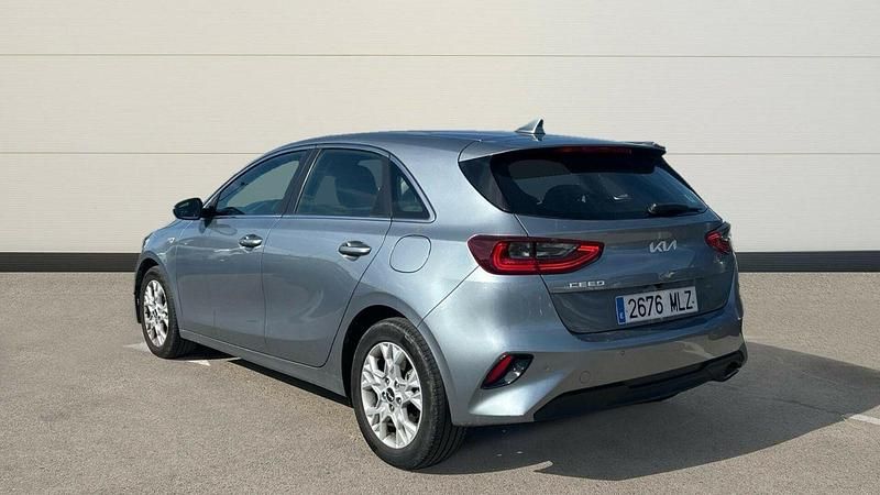 Usado Kia Ceed 100 CV (73 kW) 2023 Gris Utilitario