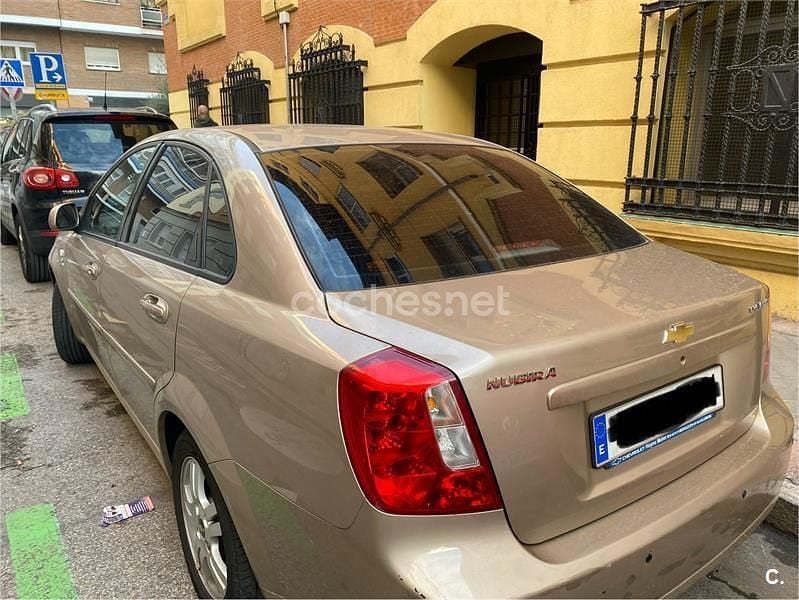 Beige Usado 2007 Chevrolet Nubira CDX Berlina | 3500 € - Imagen 1/4
