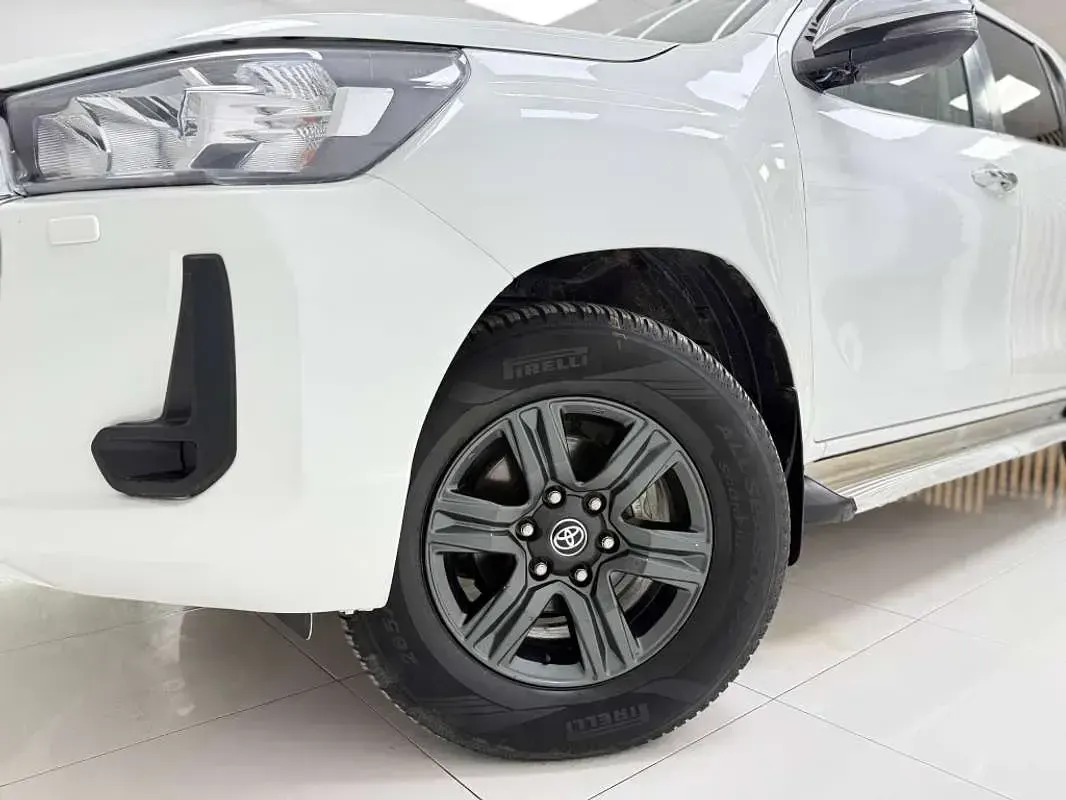 Usado Toyota HiLux 204 CV (150 kW) 2021 Blanco Pickup/Camioneta