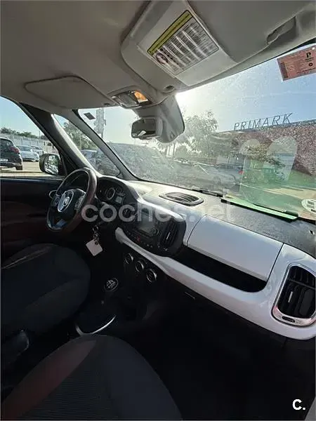 Usado Fiat 500L Trekking 85 CV (62 kW) 2013 Blanco Monovolumen