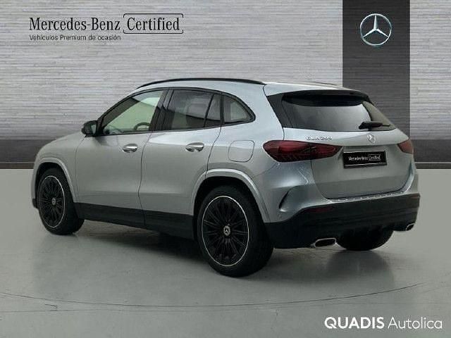 Nuevo Mercedes GLA200 AMG line 163 CV (119 kW) 2025 Plata hightech SUV
