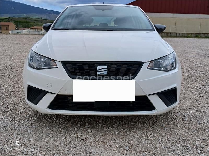 Usado Seat Ibiza Reference 95 CV (69 kW) 2018 Blanco Berlina