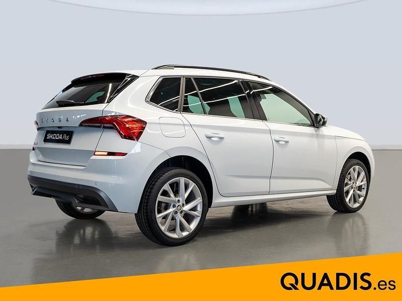 Usado Skoda Kamiq Sport 110 CV (80 kW) 2021 Blanco SUV