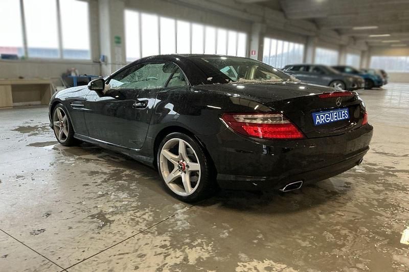 Usado Mercedes SLK250 AMG line 204 CV (150 kW) 2015 Negro Descapotable