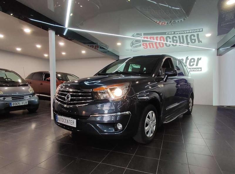 Gris Usado 2018 Ssangyong (KGM) Rodius Monovolumen | 14.800 € (Precio justo) - Imagen 1/4