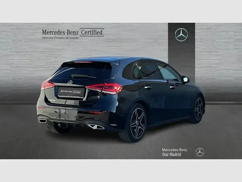 Usado Mercedes A180 116 CV (85 kW) 2022 Negro Berlina
