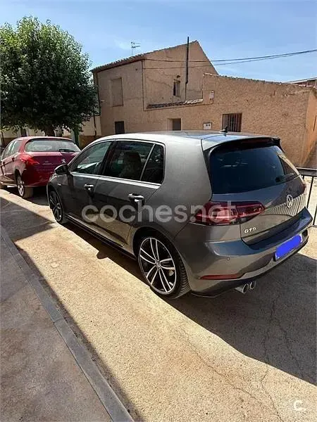 Usado VW Golf VII GTD 184 CV (135 kW) 2018 Gris / plata Berlina