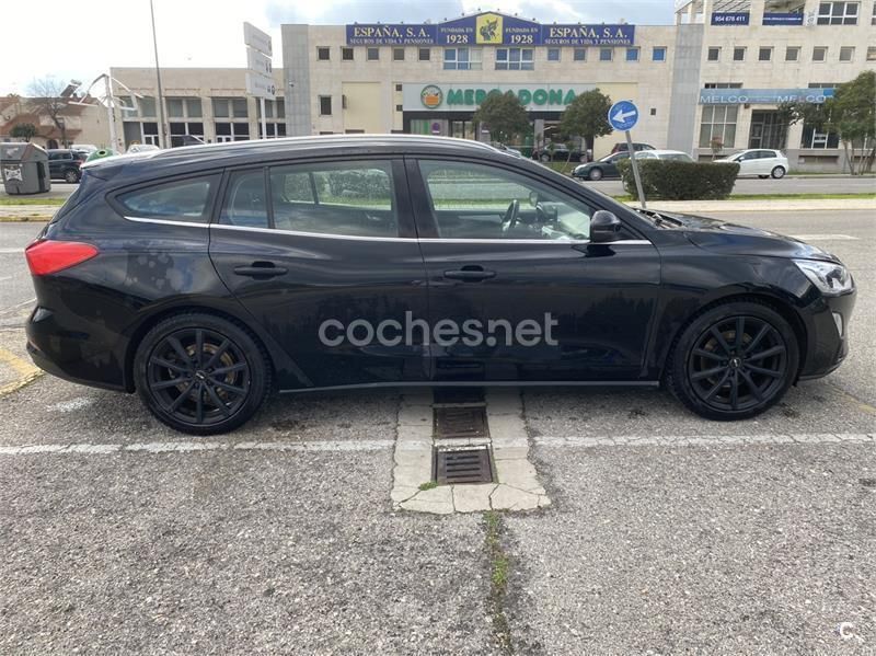 Usado Ford Focus Trend 95 CV (69 kW) 2020 Negro Berlina