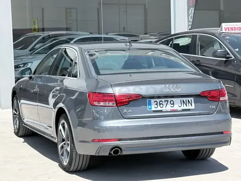 Usado Audi A4 Design 150 CV (110 kW) 2016 Gris / plata Berlina