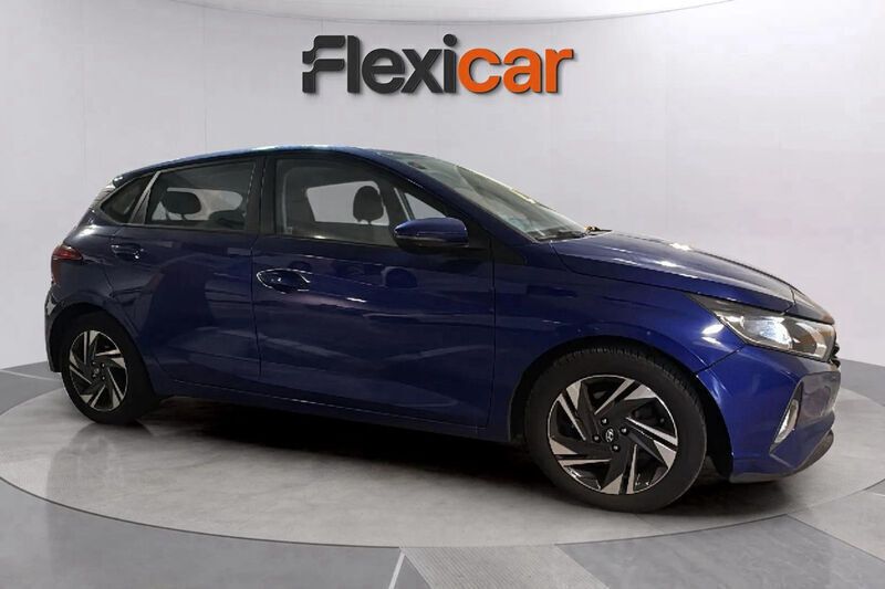Azul Usado 2021 Hyundai i20 Berlina | 12.990 € (Precio justo) - Imagen 1/4