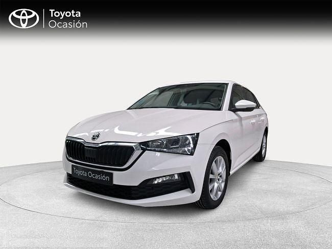 Usado Skoda Scala Sport 110 CV (80 kW) 2022 Blanco Utilitario