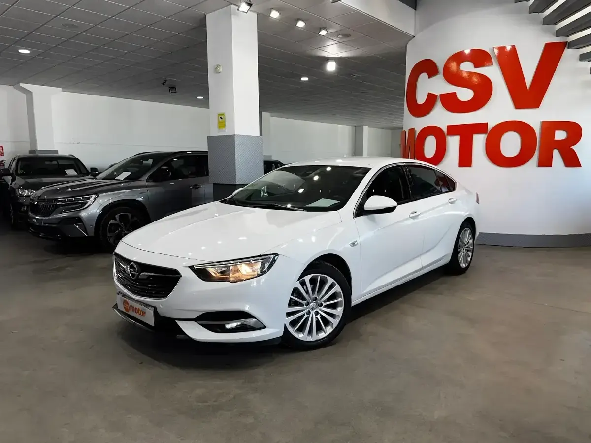 Usado Opel Insignia Edition 136 CV (100 kW) 2020 Blanco Utilitario