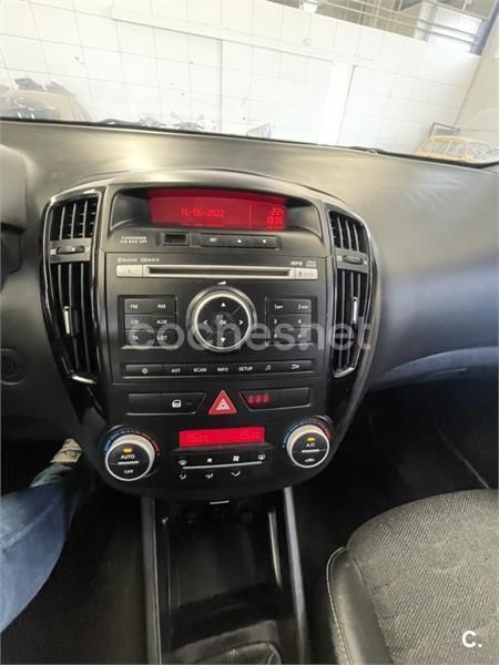 Usado Kia Ceed 115 CV (84 kW) 2010 Blanco Utilitario