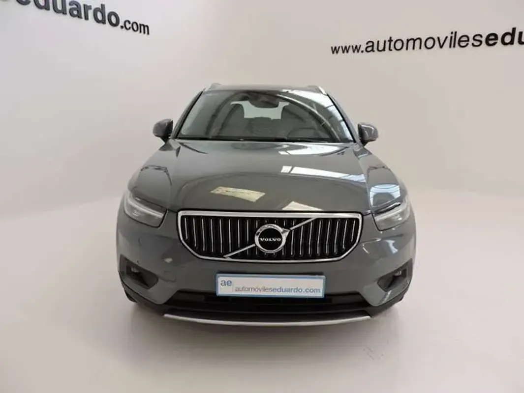 Usado Volvo XC40 Inscription 211 CV (155 kW) 2021 Gris SUV