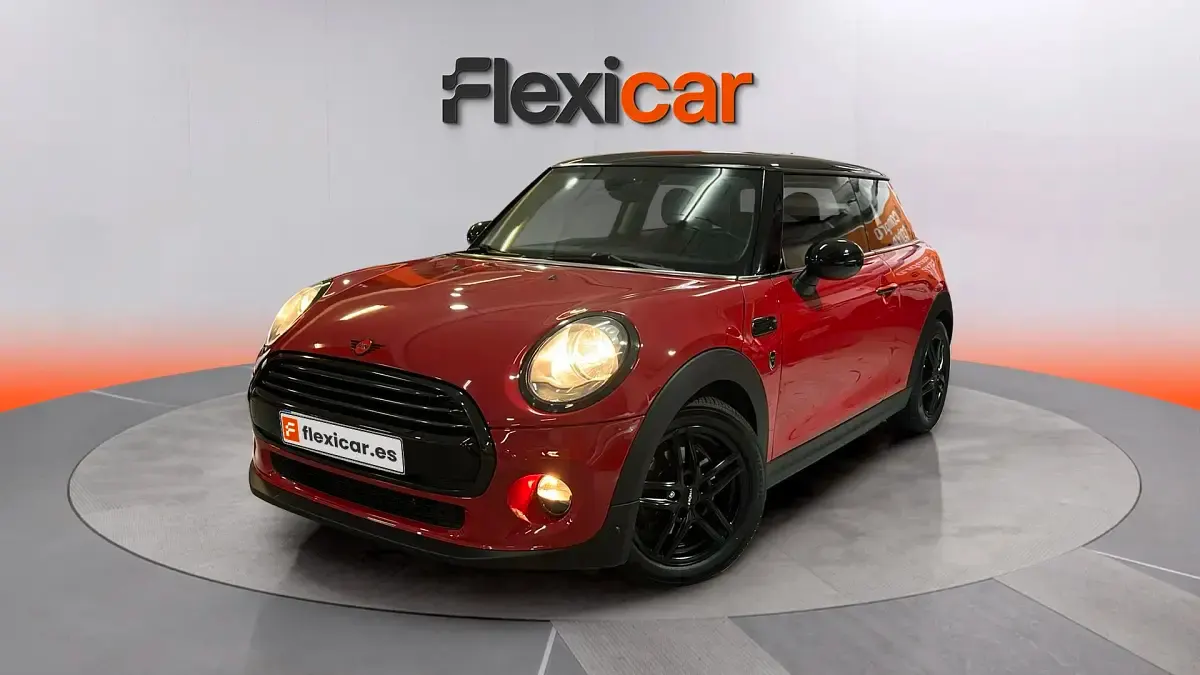 Usado Mini Cooper 136 CV (100 kW) 2018 Rojo Utilitario