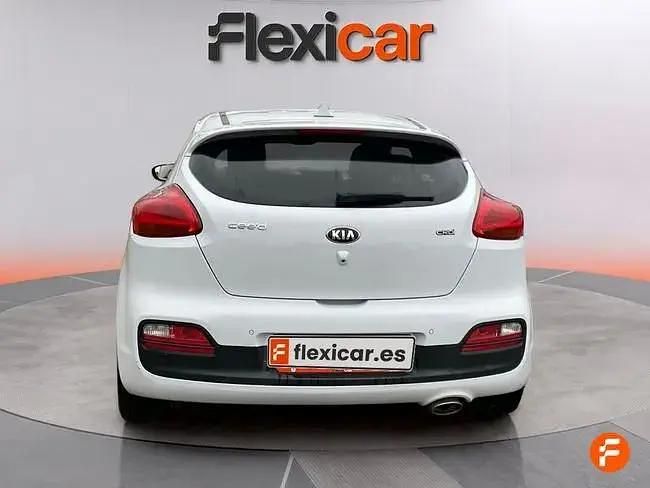 Używany Kia Ceed 136 KM (100 kW) 2018 Biały Hatchback