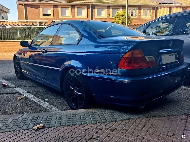 Usado BMW 318 143 CV (105 kW) 2003 Azul Coupe