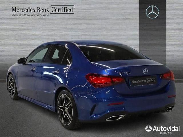 Usado Mercedes A200 AMG line 150 CV (110 kW) 2025 Azul espectra