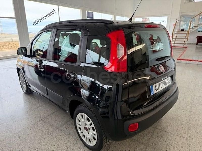 Usado Fiat Panda Lounge 69 CV (50 kW) 2013 Negro Utilitario