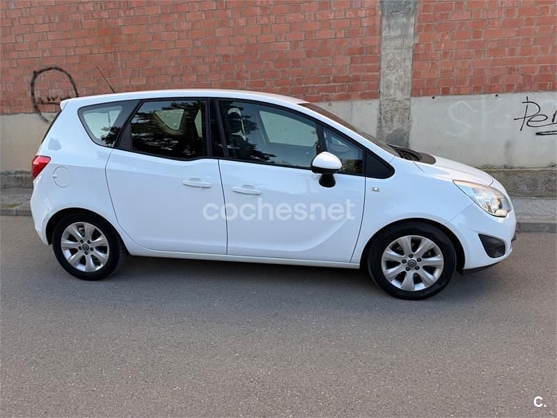 Usado Opel Meriva Enjoy 120 CV (88 kW) 2011 Blanco Monovolumen