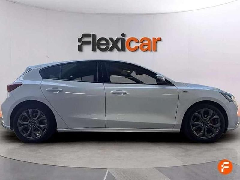 Usado Ford Focus ST-Line 125 CV (91 kW) 2024 Blanco Berlina