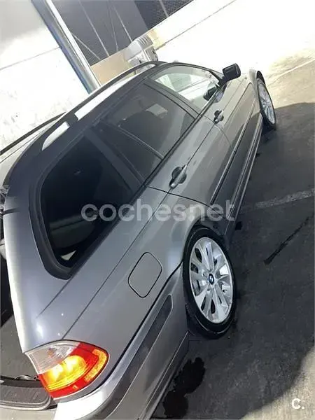 Usado BMW 318 143 CV (105 kW) 2006 Gris / plata Familiar