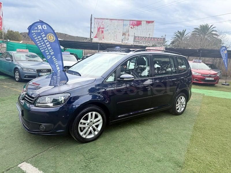 Usado VW Touran Advance 105 CV (77 kW) 2014 Azul Monovolumen