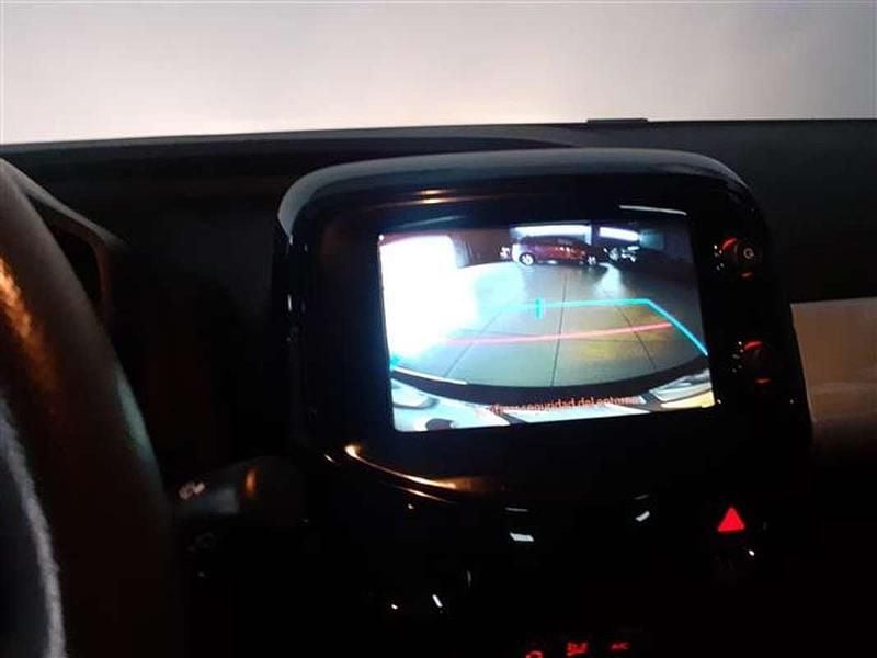 Usado Toyota Aygo X-play 72 CV (52 kW) 2020 Gris Utilitario