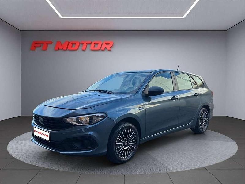Usado Fiat Tipo 131 CV (96 kW) 2022 Azul Familiar