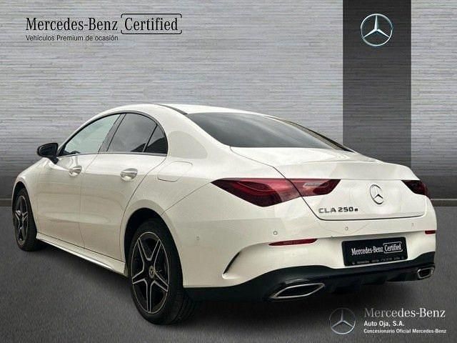 Usado Mercedes CLA250e AMG line 218 CV (160 kW) 2025 Blanco Berlina