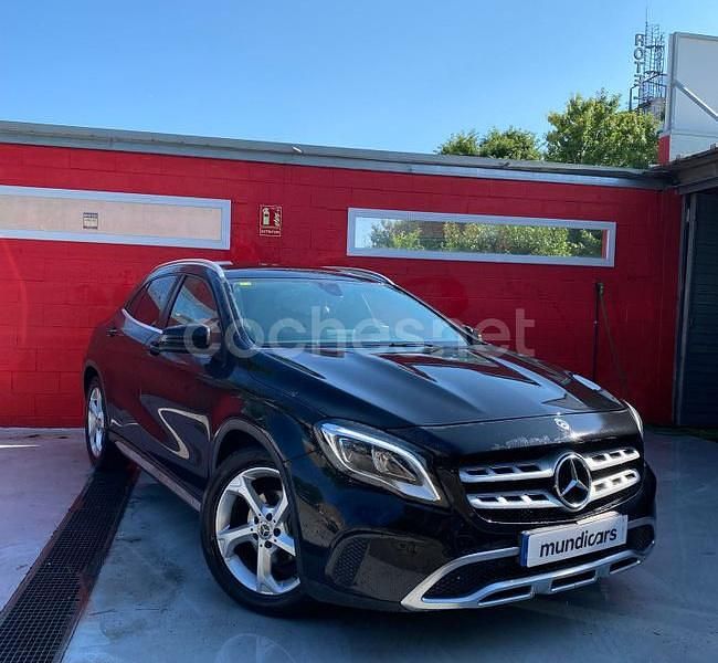 Usado Mercedes GLA200 Urban 156 CV (114 kW) 2017 Negro SUV