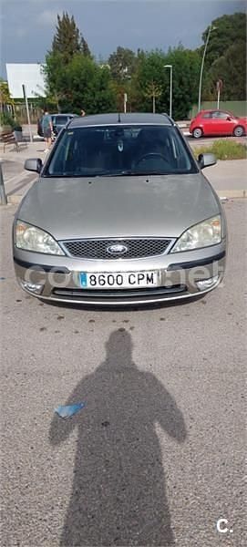 Beige Usado 2003 Ford Mondeo Trend Berlina | 2000 € (Precio justo) - Imagen 1/4