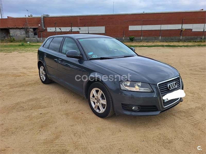Azul Usado 2010 Audi A3 Sportback Ambiente Utilitario | 7450 € (Precio justo) - Imagen 1/4