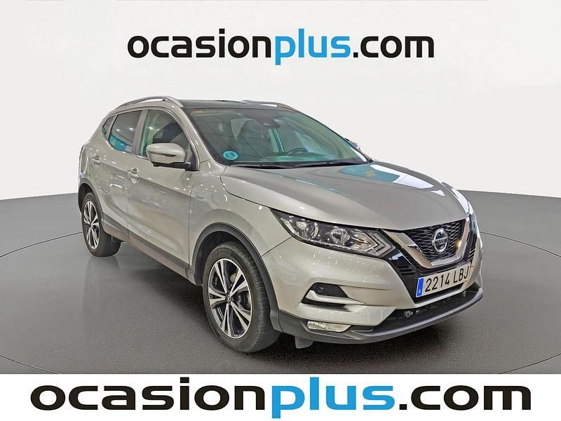Usado Nissan Qashqai N-Connecta 140 CV (102 kW) 2019 Gris plata SUV