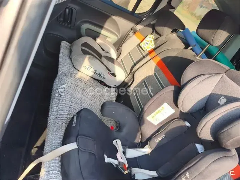 Usado Citroën Berlingo Shine 100 CV (73 kW) 2019 Gris / plata Monovolumen
