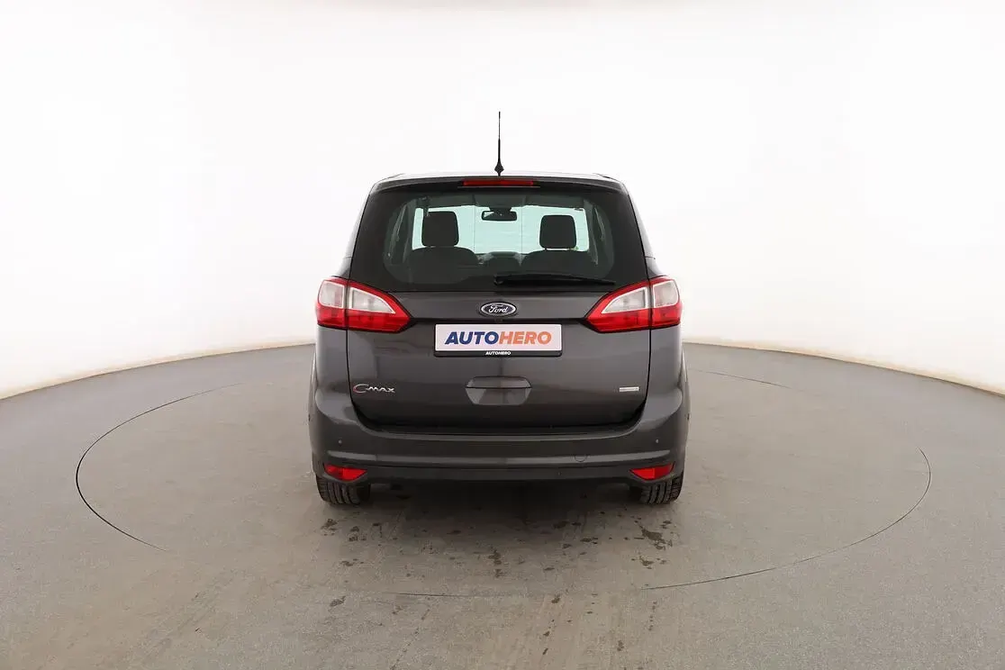 Usado Ford Grand C-Max Trend 125 CV (91 kW) 2016 Gris Monovolumen