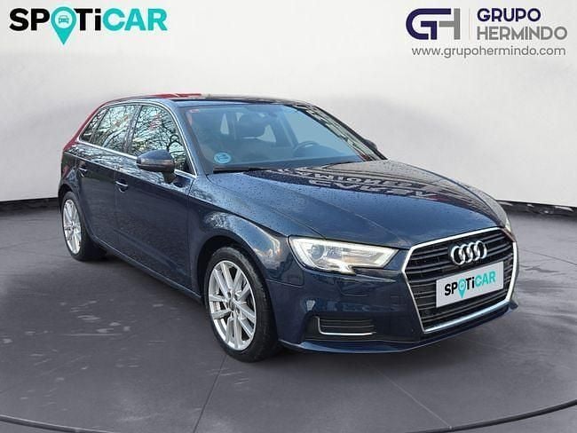 Usado Audi A3 Premium 110 CV (80 kW) 2017 Azul Utilitario