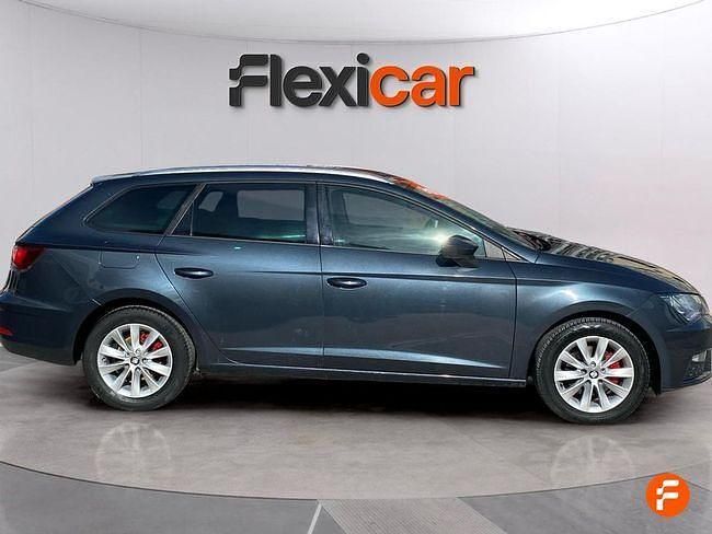 Usado Seat Leon Style 130 CV (95 kW) 2019 Gris Utilitario