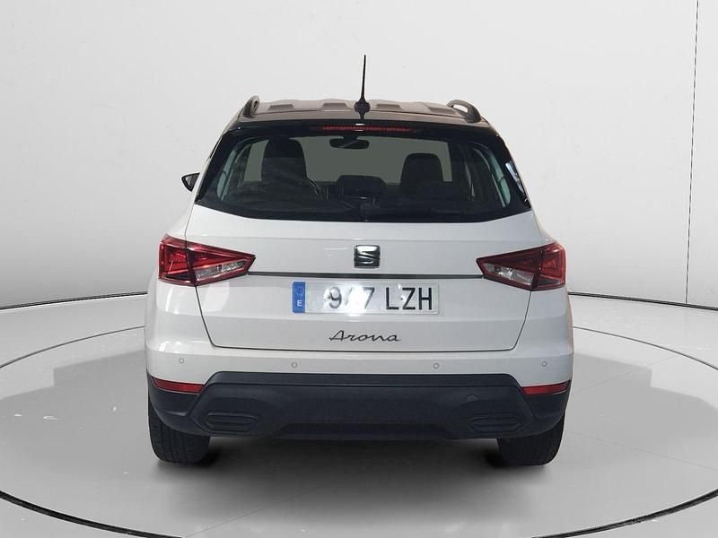 Usado Seat Arona Style 110 CV (80 kW) 2022 Blanco SUV