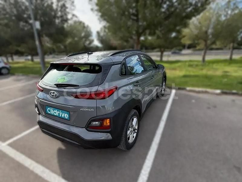 Usado Hyundai Kona 120 CV (88 kW) 2020 Gris / plata SUV