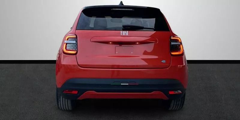 Usado Fiat 600 La Prima 114 kW (156 CV) 2024 Naranja Berlina
