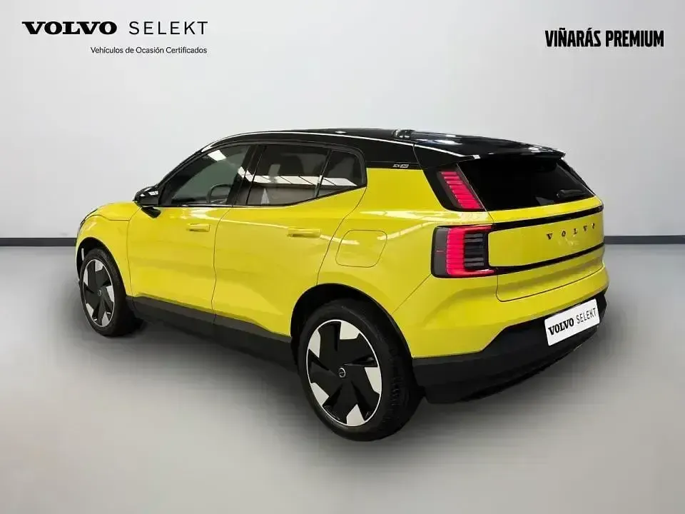 Usado Volvo EX30 Plus 200 kW (272 CV) 2024 Amarillo SUV