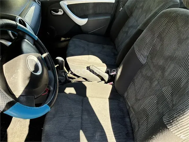 Usado Dacia Sandero Lauréate 75 CV (55 kW) 2012 Azul Berlina